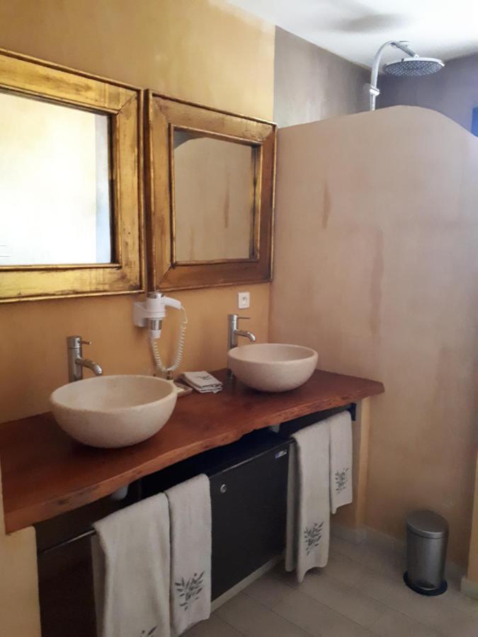 Mas Saint-Joseph Bed & Breakfast Fontvieille Bagian luar foto
