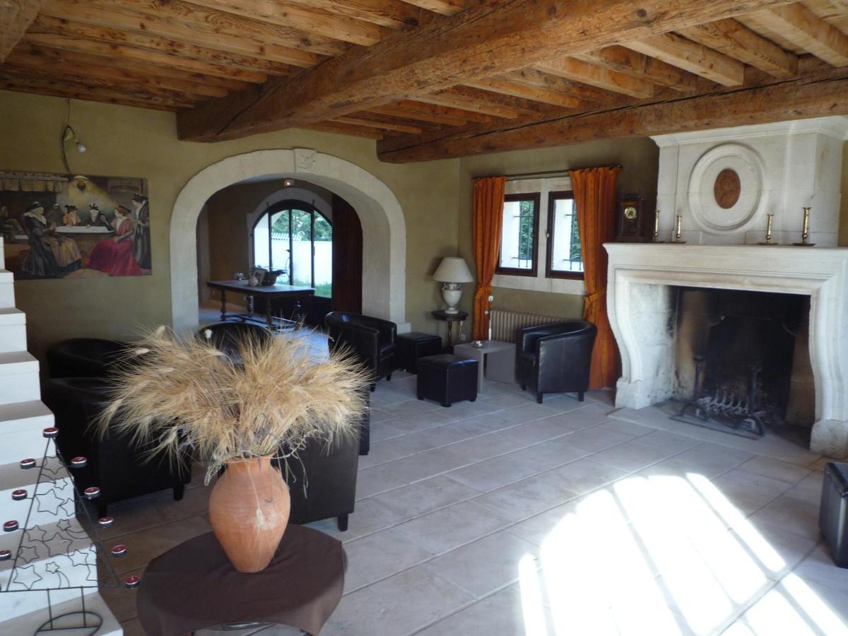 Mas Saint-Joseph Bed & Breakfast Fontvieille Bagian luar foto