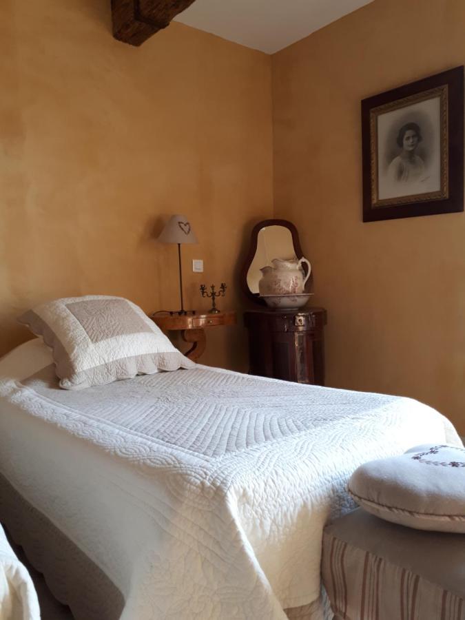 Mas Saint-Joseph Bed & Breakfast Fontvieille Bagian luar foto